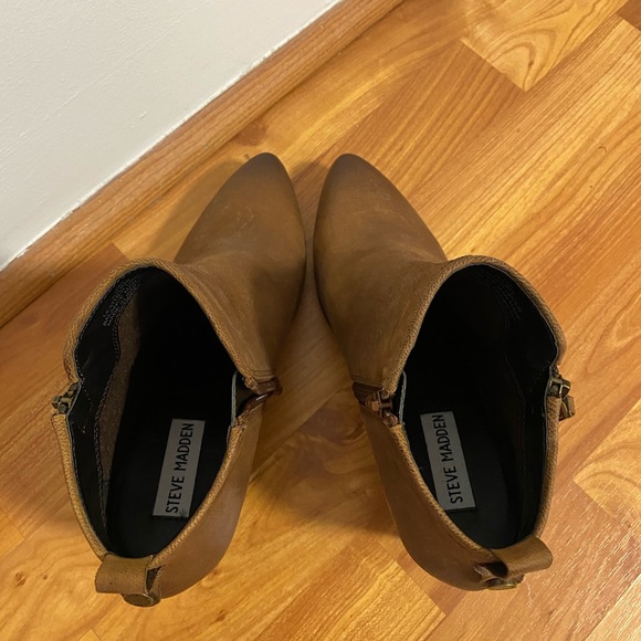 Steve Madden Julius Ankle Bootie - Picture 4 of 8